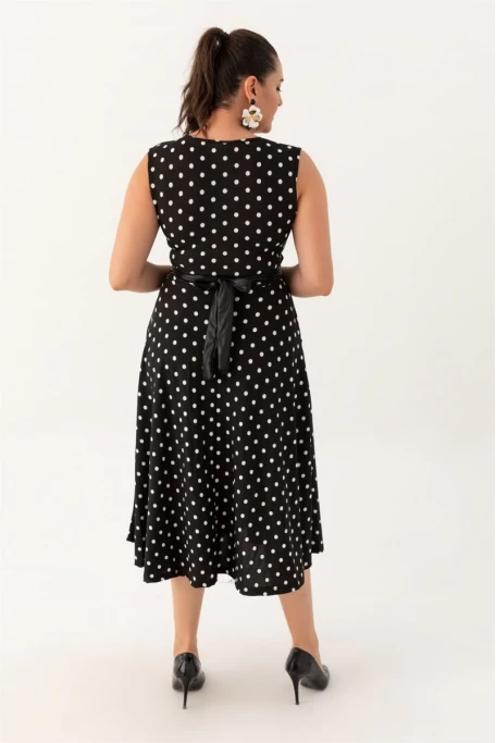 Sıfır Kol Puantiyeli Krep Elbise