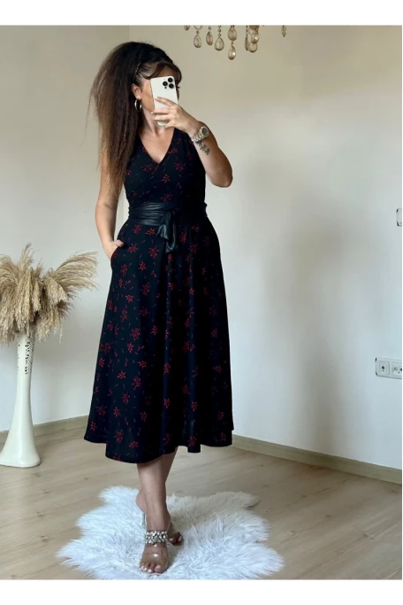 Sıfır Kol Yıldızlı Krep Elbise