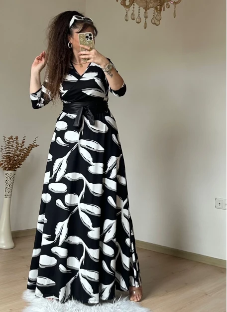 Tam Boy Beyaz Yaprak Desen Elbise