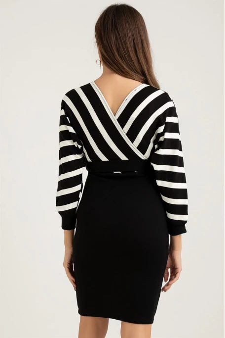 Üst Çizgili Alt Siyah Triko Elbise -BEYAZ