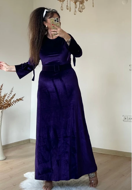 Uzun Kemerli Kol Bağcıklı Kadife Elbise -MOR