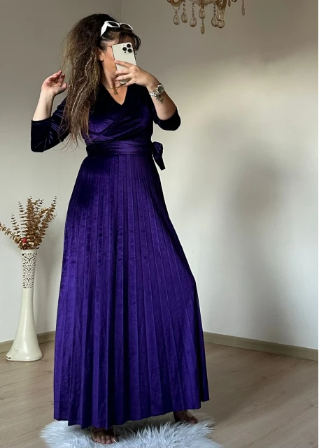 Uzun Pileli Kadife Elbise Mor