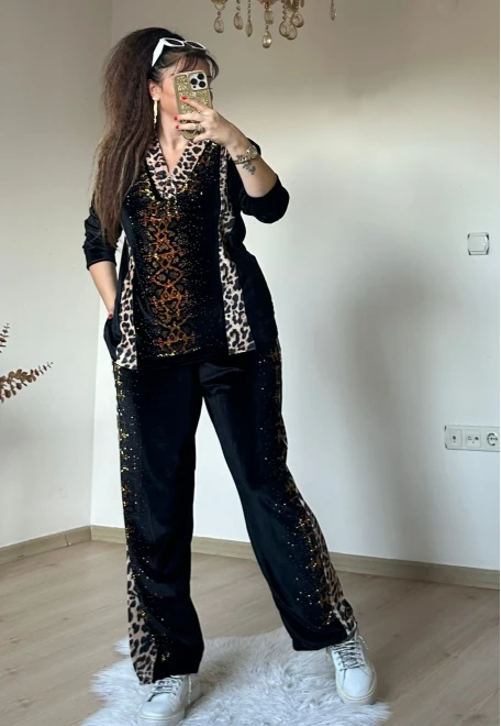 V YAka Leopar Taşlı Kadıfe Takım Büyük Beden