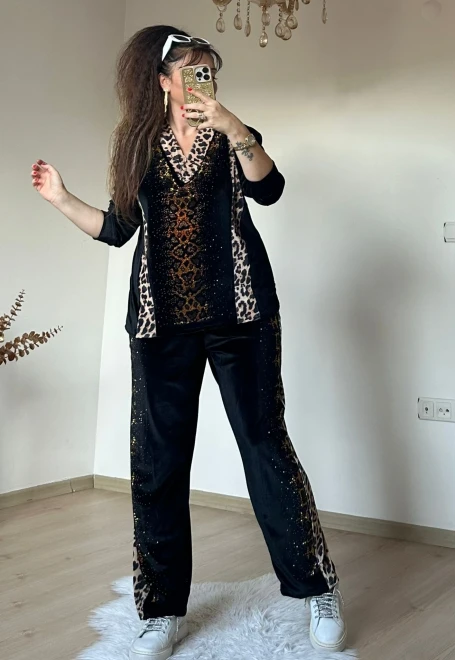 V YAka Leopar Taşlı Kadıfe Takım Büyük Beden