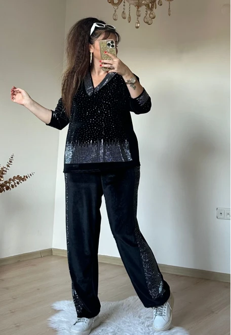 V YAka Taşlı Kadıfe Takım Siyah Büyük Beden