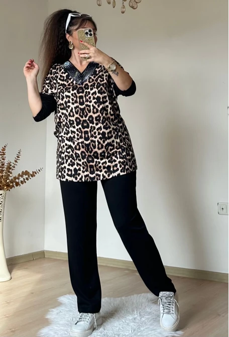 V Yaka Taşlı Leopar Takım