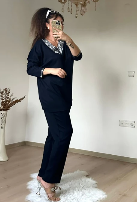 V Yaka Taşlı Takım Lacıvert