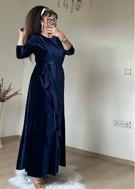 Volanlı Fırfırlı Kadife Elbıse Lacivert