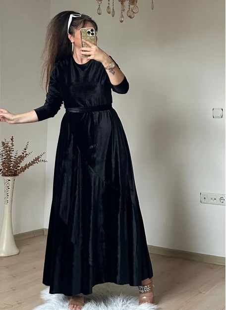 Volanlı Fırfırlı Kadife Elbıse Siyah
