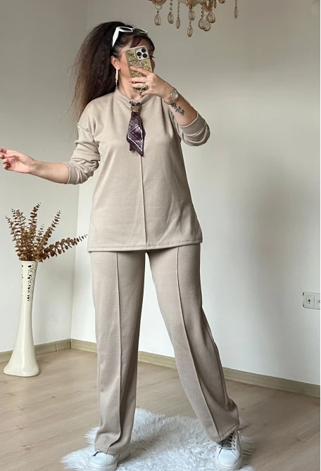 Yaka Şal Detaylı Takım Bej