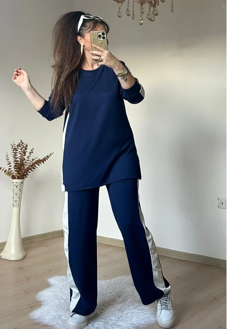 Yan Beyaz Şerıtlı Takım Lacivert