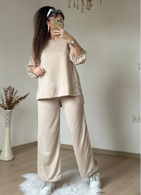 Yan Yırtmaçlı Spor Takım Bej