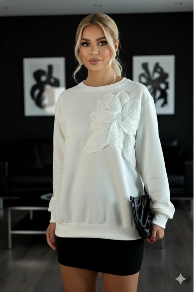 Beyaz Büyük Çiçekli Sweatshirt