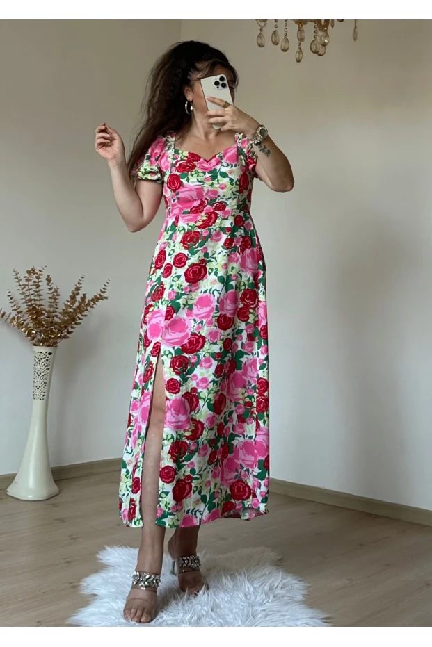 Öpücük Yaka Pembe Çıceklı Elbise