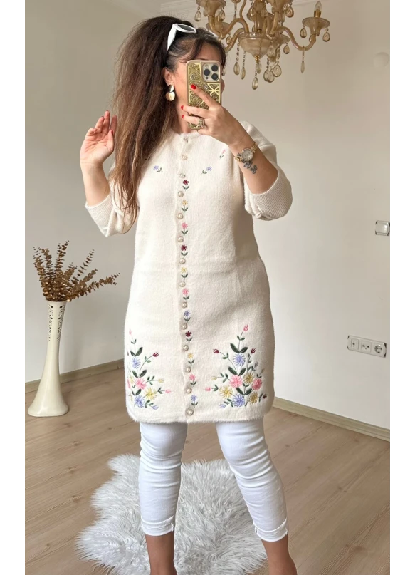 Bej Çiçekli Nakışlı Hırka
