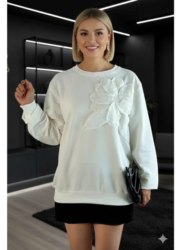 Beyaz Büyük Çiçekli Sweatshirt