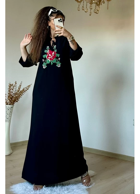 Çiçekli Nakış Desen Salaş Elbise