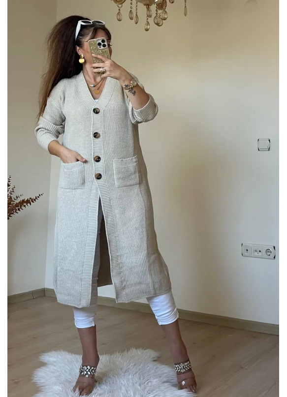Düğmeli Uzun Hırka Bej