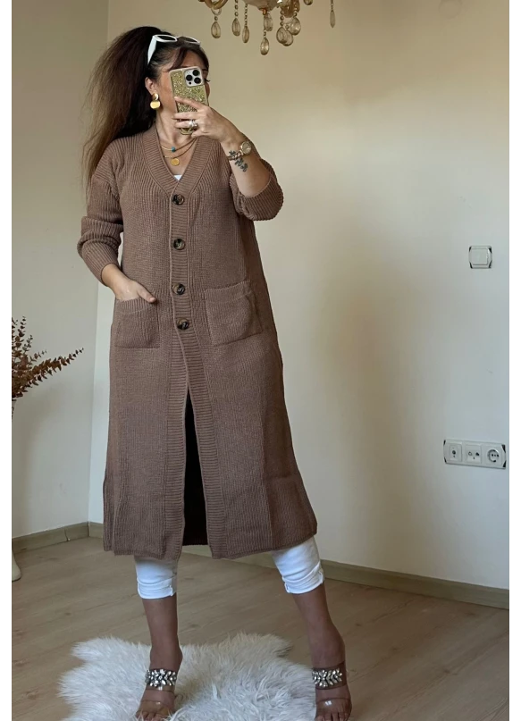 Düğmeli Uzun Hırka Kahve
