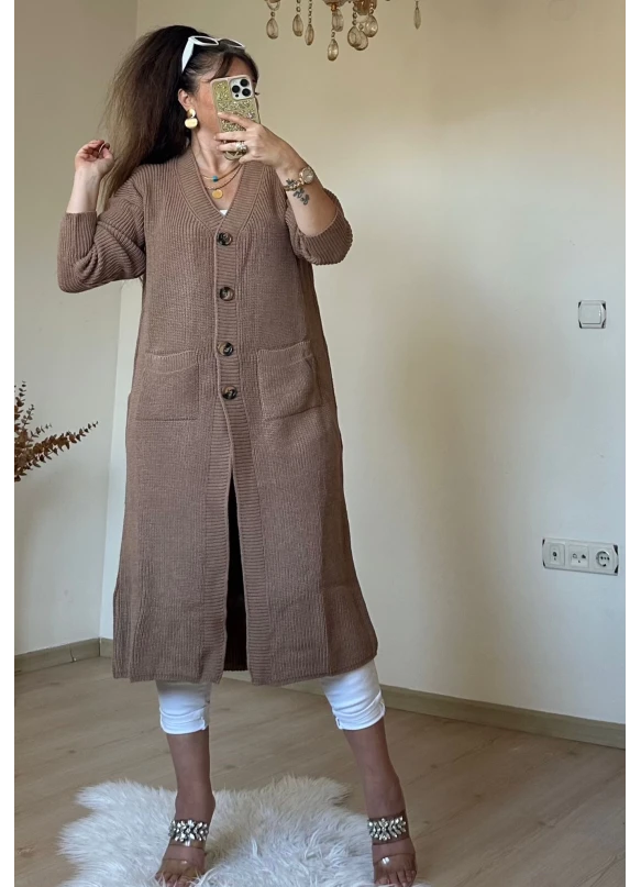 Düğmeli Uzun Hırka Kahve