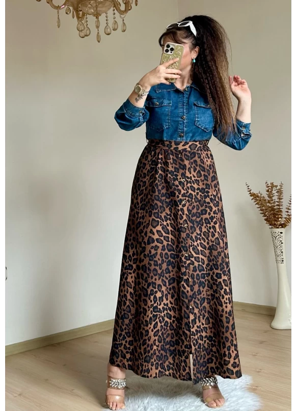 Kot Detaylı Leopar Elbise
