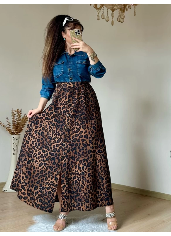 Kot Detaylı Leopar Elbise