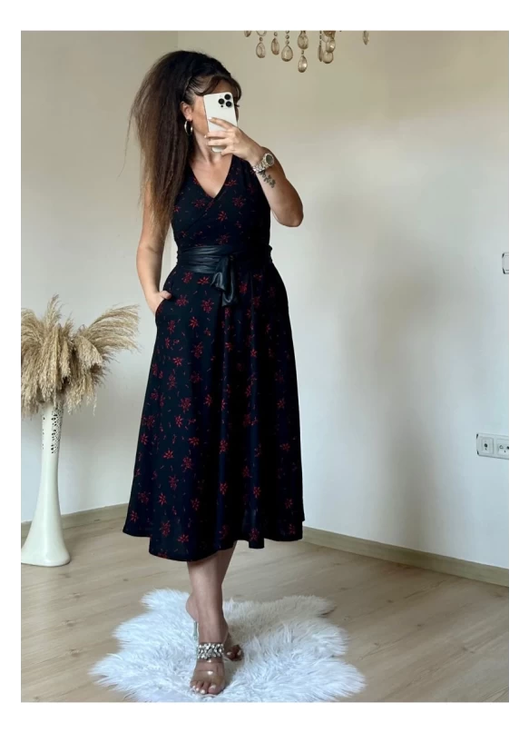 Sıfır Kol Yıldızlı Krep Elbise