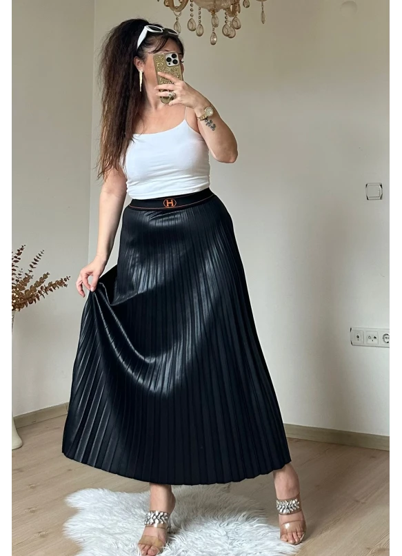 Spor Pileli Etek Siyah