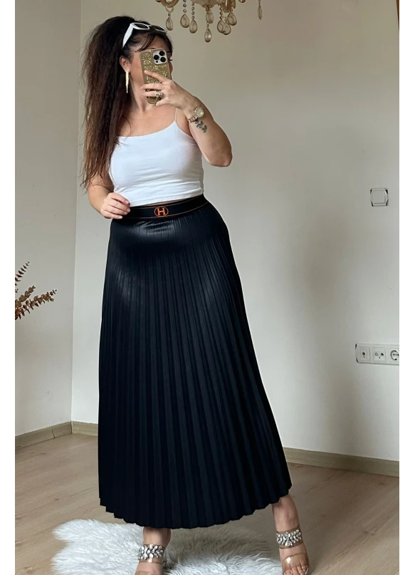 Spor Pileli Etek Siyah