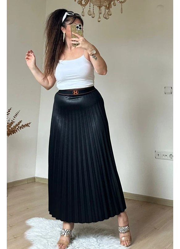 Spor Pileli Etek Siyah