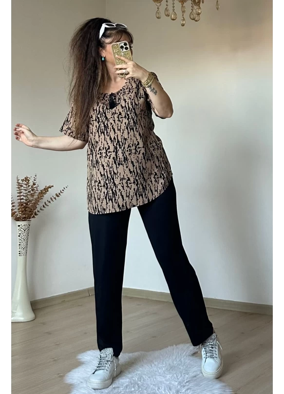 Yaka Bağlamalı Kahve Desen Takım