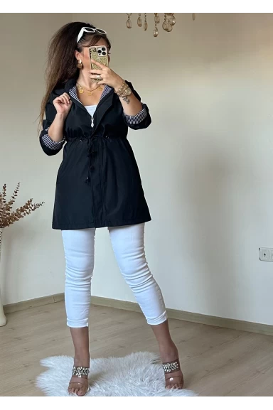 Kısa Çizgili Trençkot Siyah
