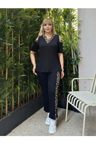 Omuz Detaylı V Yaka Leopar Garnili Takım