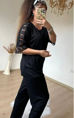 Kolları Dantel Detaylı Takım Siyah
