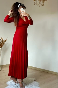 Kravuze Yaka Pileli Elbise Kırmızı