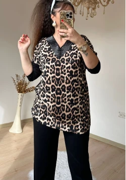 V Yaka Taşlı Leopar Takım