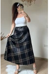 Kare Desen Pileli Sıyah Etek
