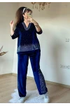V YAka Taşlı Kadıfe Takım Lacivert Büyük Beden