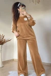 Yaka Çiçekli Kadife Takım Taba