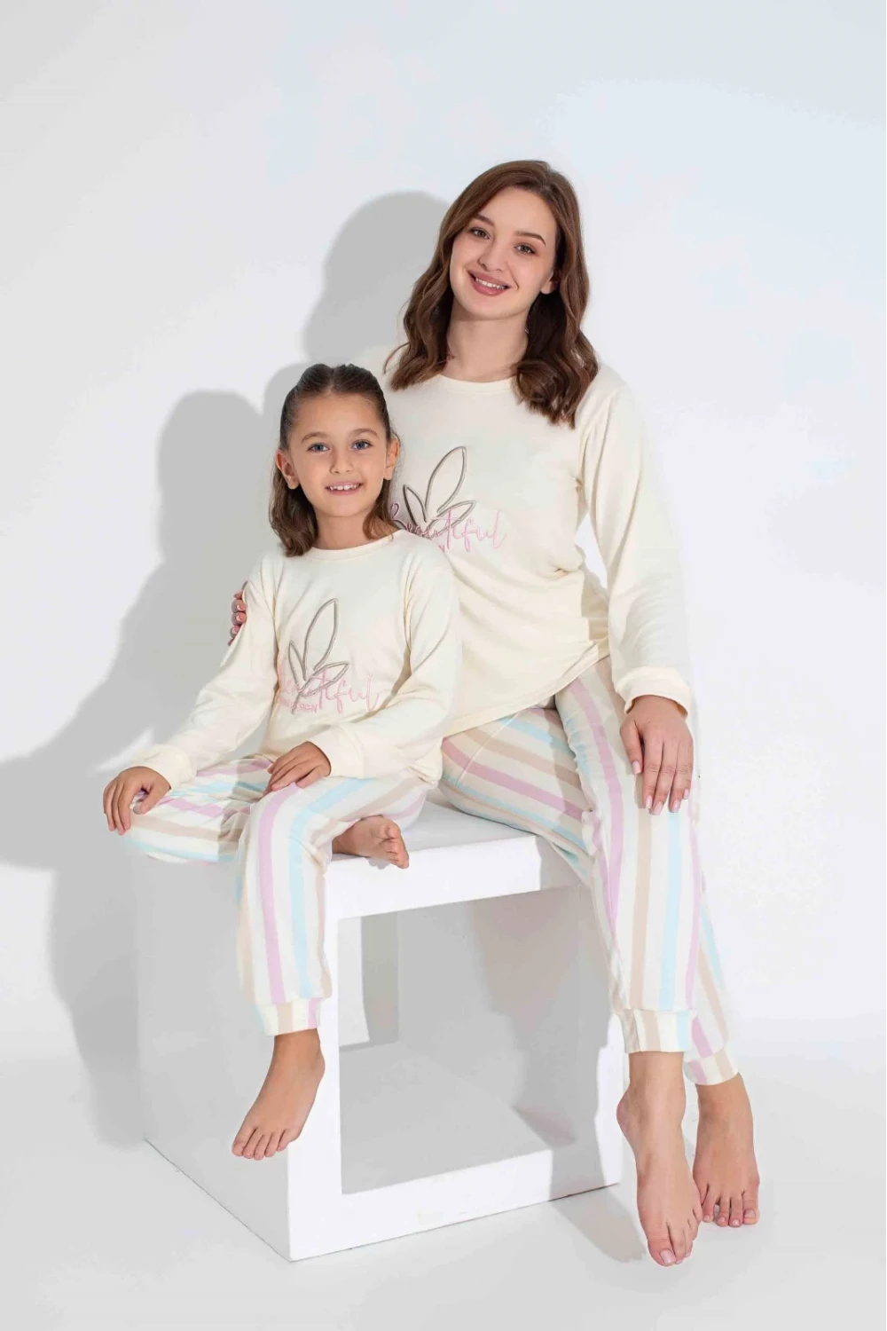 Ekru Çizgi Desen Anne Pijama Takımı
