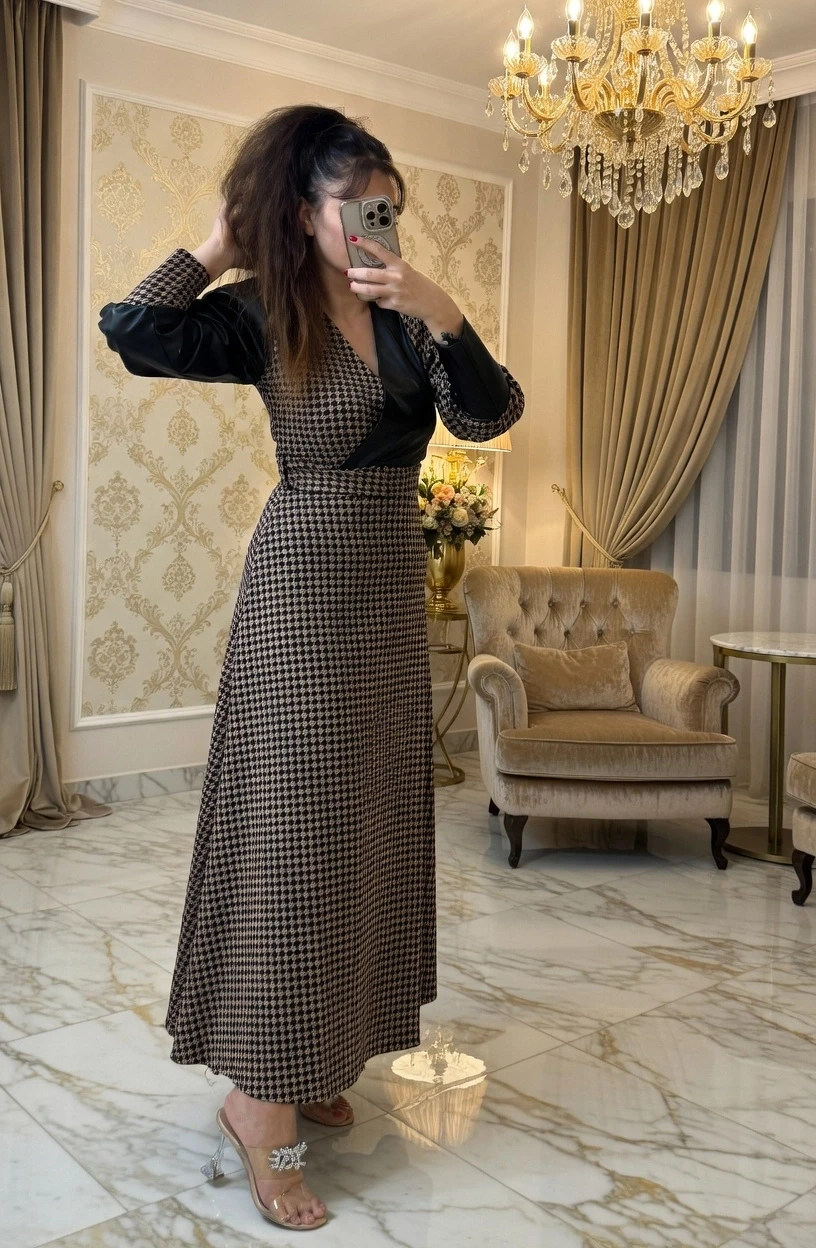 Kruvaze Yakalı Kazayağı Desen Deri Detay Ekose Elbise Kahve