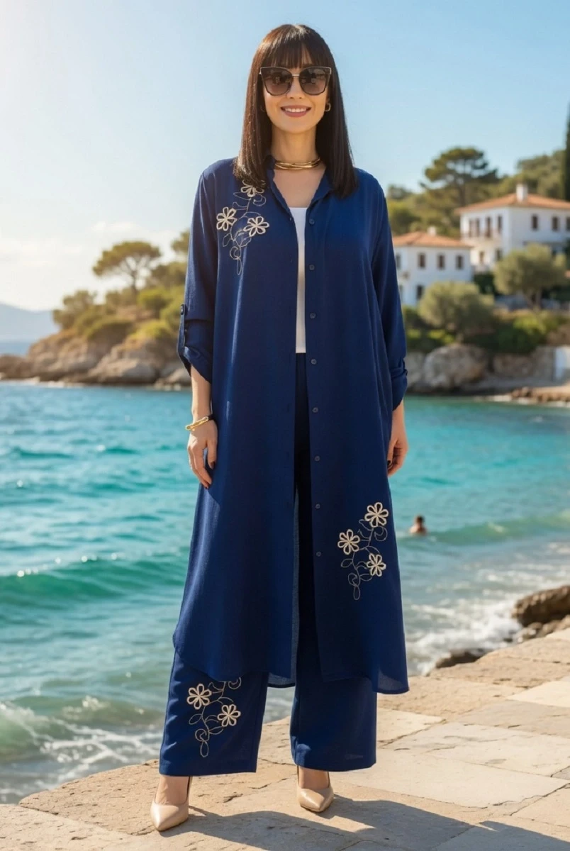 Papatya Nakışlı Takım Lacivert