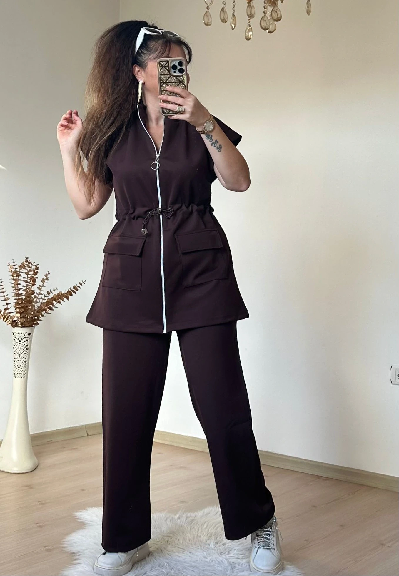 Dik Yaka Fermuarlı Yelekli Takım Kahve