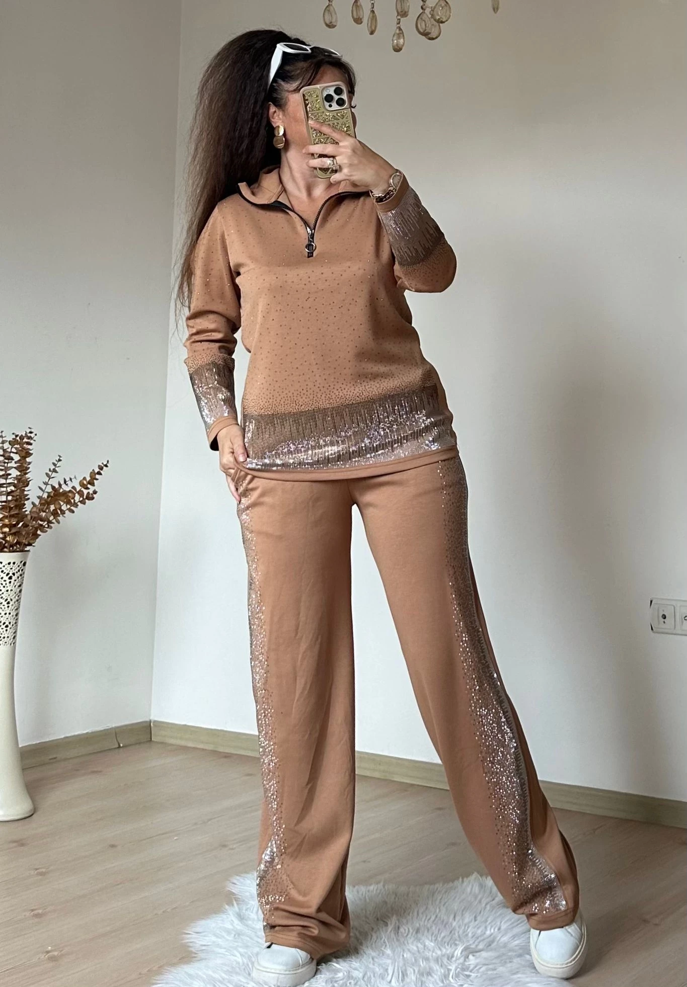 Romantik Taşlı Takım Bej