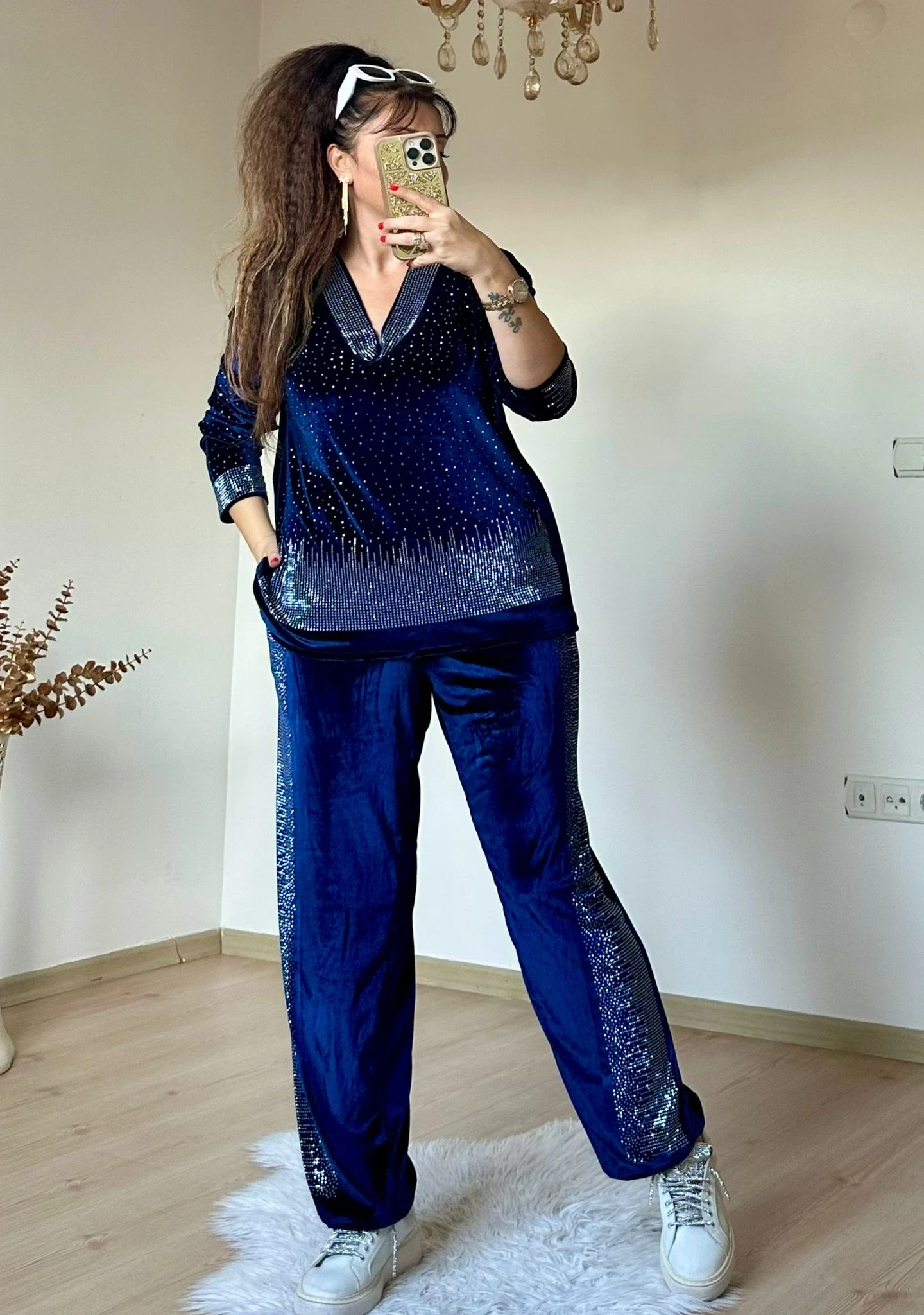 V YAka Taşlı Kadıfe Takım Lacivert Büyük Beden