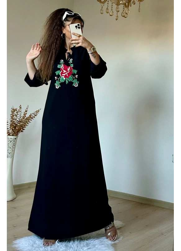 Çiçekli Nakış Desen Salaş Elbise