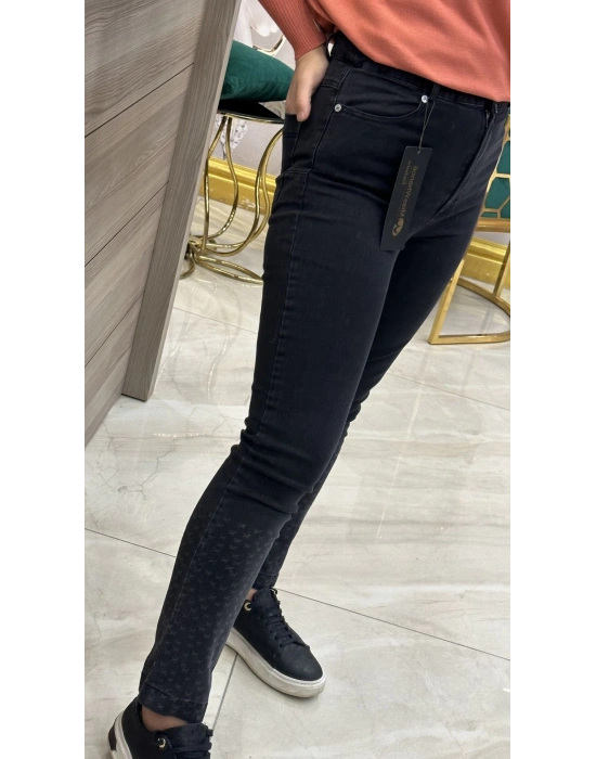 Misswhence Dar Paça kot Siyah