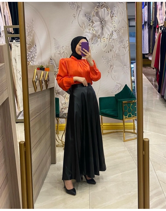 NİQOZZA VOLANLI SİYAH ETEK