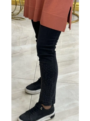 Misswhence Dar Paça kot Siyah