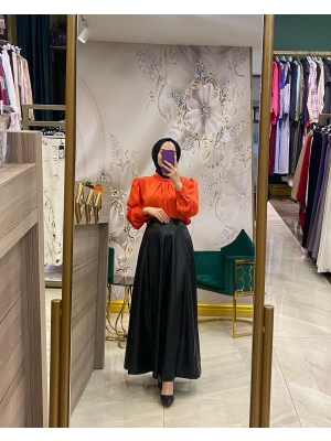 NİQOZZA VOLANLI SİYAH ETEK